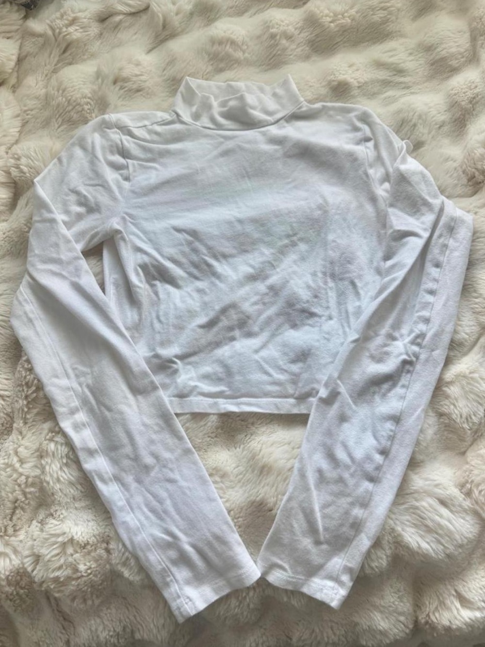 Vylette White Long Sleeve Turtle Neck Crop Top - Size M